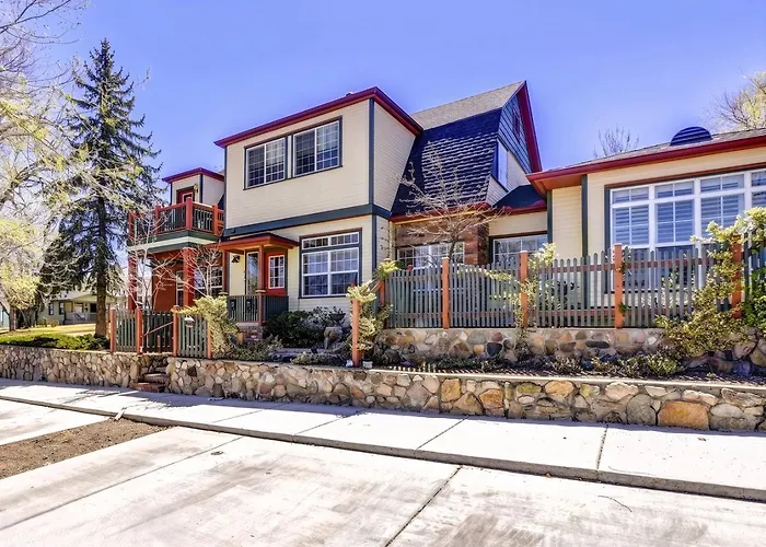 The Terrace 2 Bedroom Near The Courthouse Square With A King Bed In The Master Br * Prescott