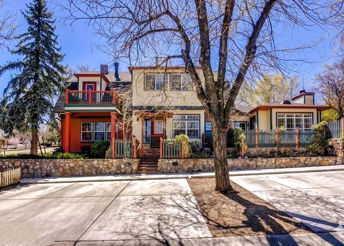 The Terrace 2 Bedroom Near The Courthouse Square With A King Bed In The Master Br Dom wakacyjny *